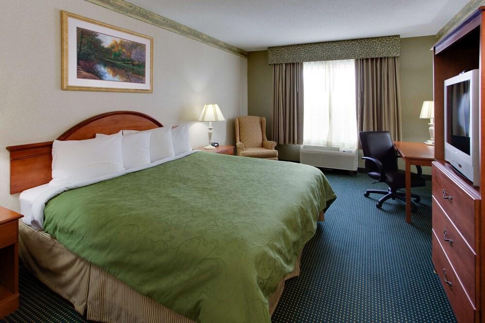 Country Inn & Suites By Radisson, Brockton Εξωτερικό φωτογραφία