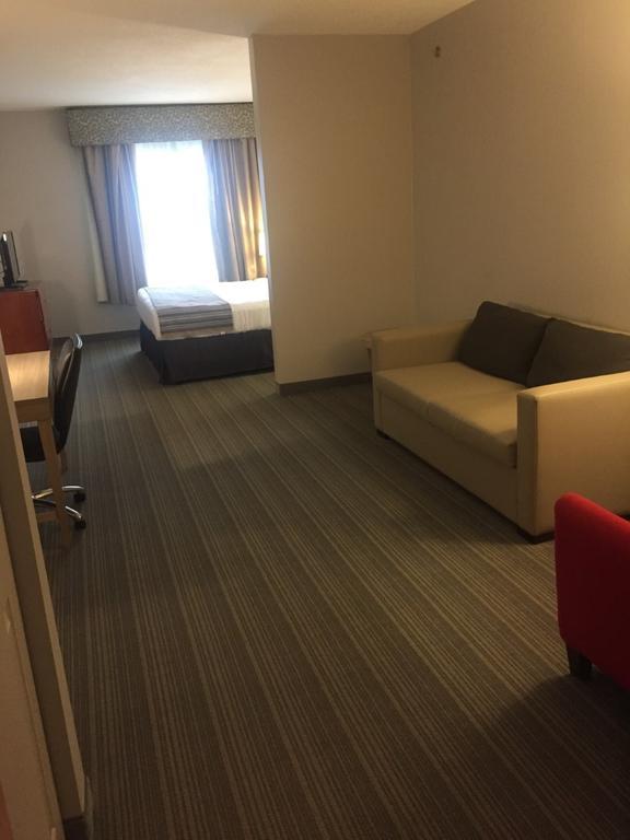 Country Inn & Suites By Radisson, Brockton Εξωτερικό φωτογραφία