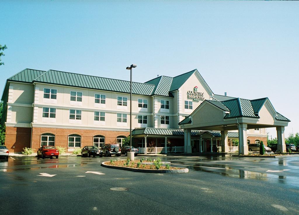 Country Inn & Suites By Radisson, Brockton Εξωτερικό φωτογραφία